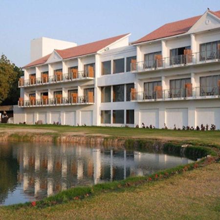 Club Mahindra Kensville Golf Resort Ahmadábád Exteriér fotografie
