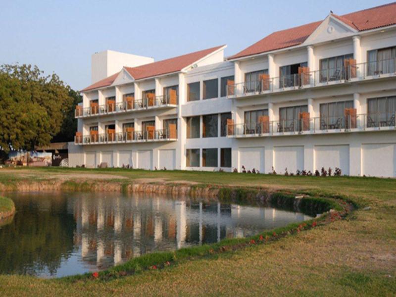Club Mahindra Kensville Golf Resort Ahmadábád Exteriér fotografie